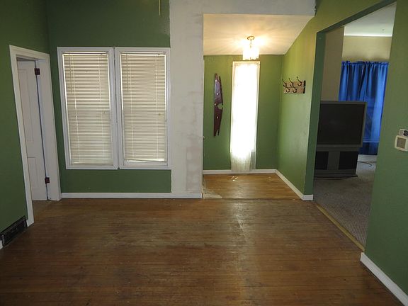 2nd image of 301 Park Ave N