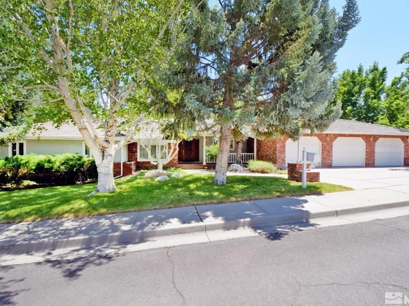 2215 Longwood Dr, Reno, NV 89509