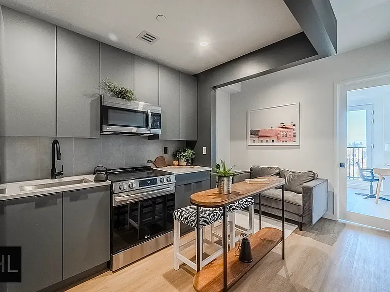931 Carroll St #C1010 — Photo 1