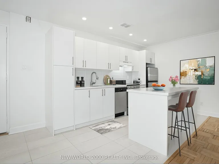 49 Glen Elm Ave #102 — Photo 3