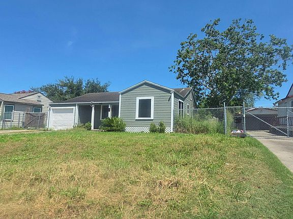 2nd image of 414 Brooks Dr