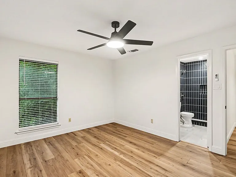 2101 Mistletoe Ave — Photo 15