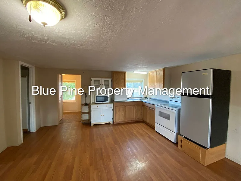 2 bed, 1.0 bath, 850 sqft, $1,095 — Photo 2