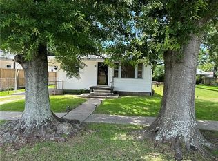 2216 Plaza Dr, Chalmette, LA 70043