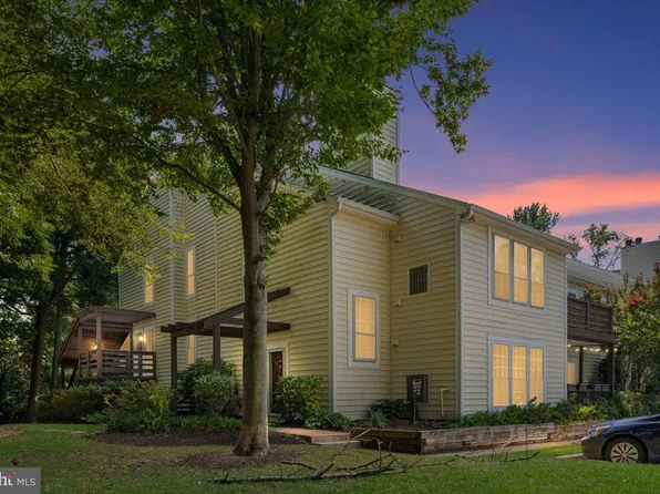 9925 Oakton Terrace Rd, Oakton, VA 22124