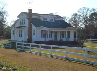 239 Gibson Ln, Dunn, NC 28334