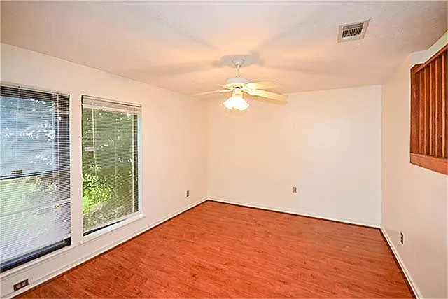 2814 Field Line Dr — Photo 8