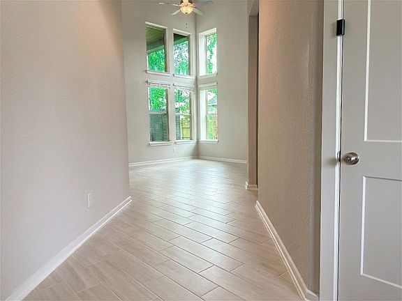 2-Story Foyer