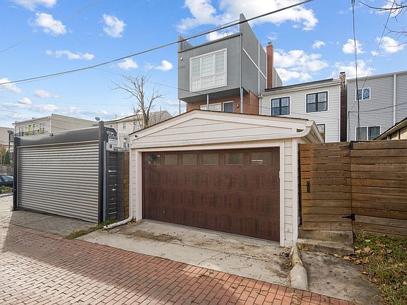 5th image of 1145 5th St NE