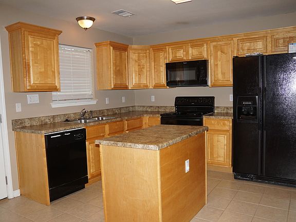 3rd image of 11428 Daisy Ln