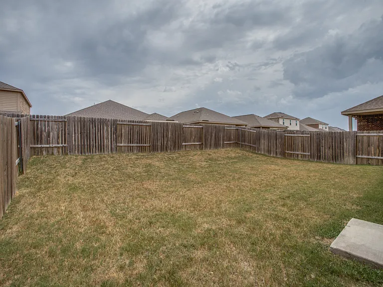 1622 White Mountain Way — Photo 23