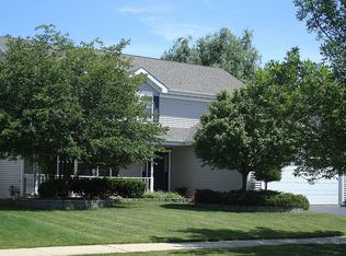 111 Forestview Ln, Aurora, IL 60502