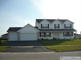 206 Oak Leaf Dr, Poplar Grove, IL 61065