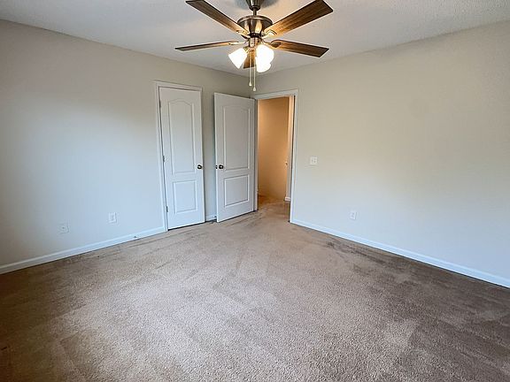 4th image of 136 Bridgewater Cir
