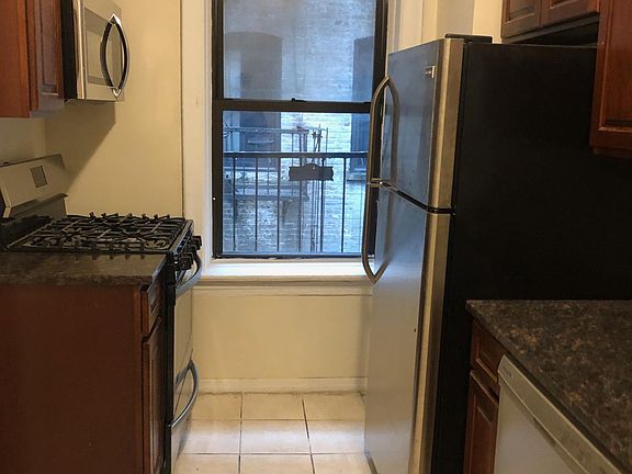 3rd image of 114 Glenwood Ave APT 201