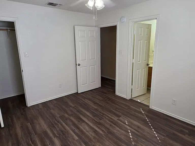 Autumn Ridge 2 BR/2 BA — Photo 21
