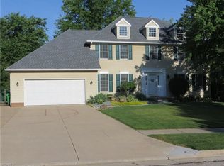 4738 Emerald Woods Dr, Stow, OH 44224