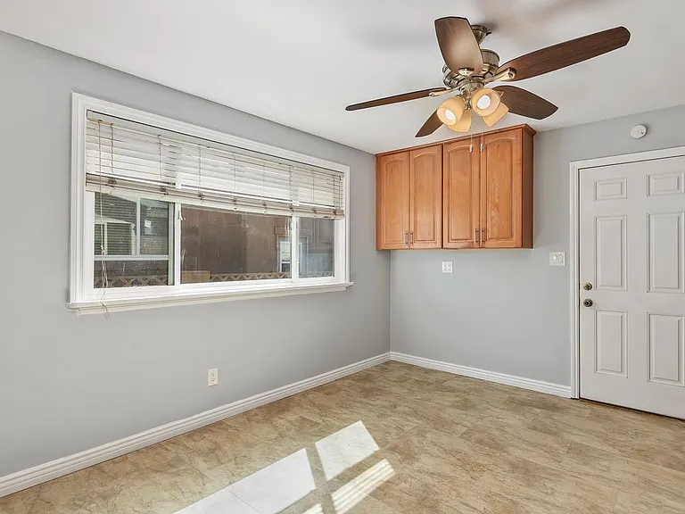4060 Armstrong St — Photo 5