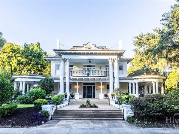 920 E Victory Drive, Savannah, GA 31405