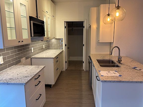 3rd image of 108 Shenandoah Trl