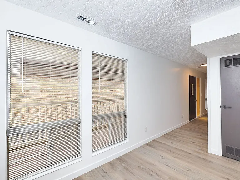 1165 Edgewood Dr — Photo 32