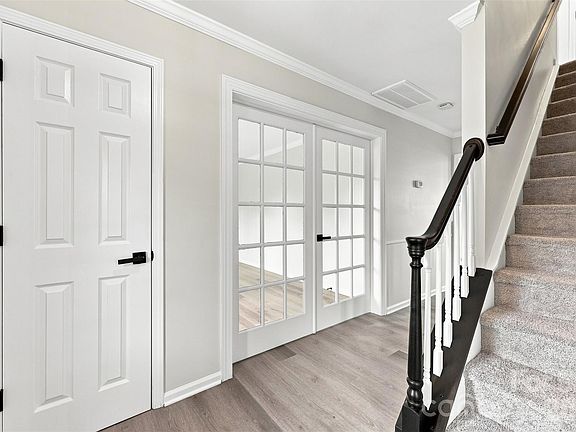 3rd image of 505 Whitehead Ct