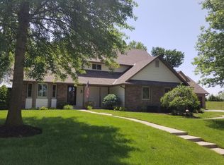 738 S Lake Dr, Marshall, MO 65340