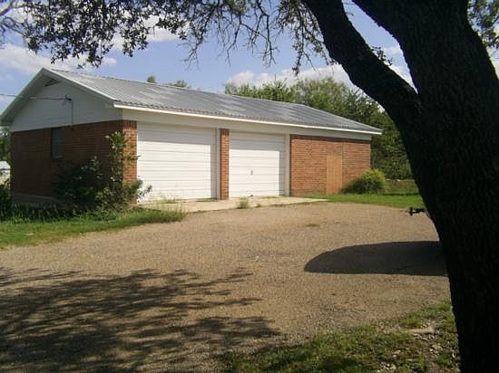 2nd image of 221 W Highway 36