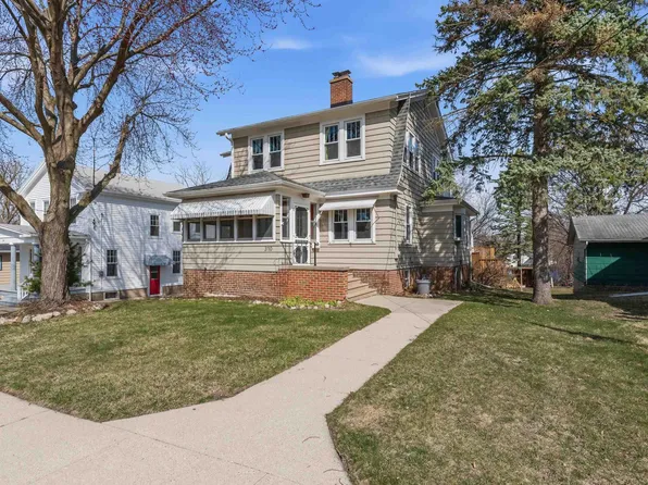 310 E 3rd St, Beaver Dam, WI 53916