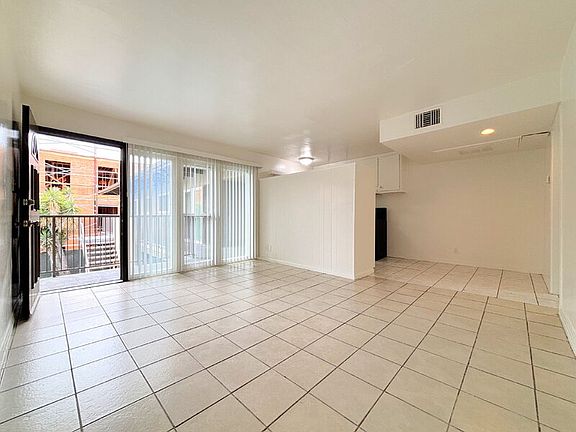2nd image of 10130 S Inglewood Ave APT 10