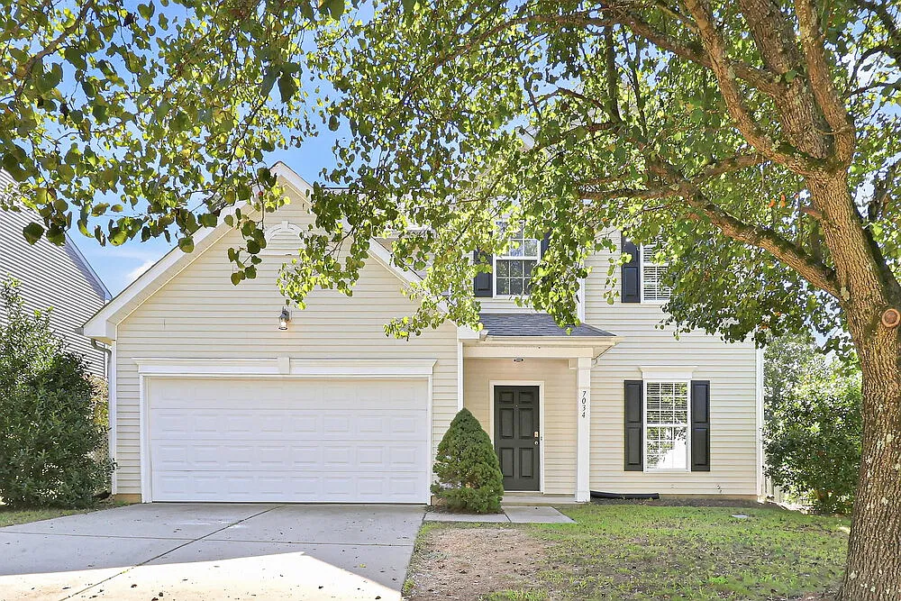 3 bed, 2.5 bath, 2082 sqft, $2,320 — Photo 1