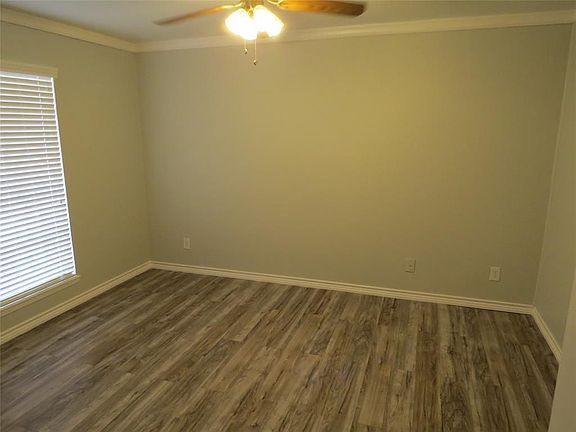5th image of 1113 Doris St
