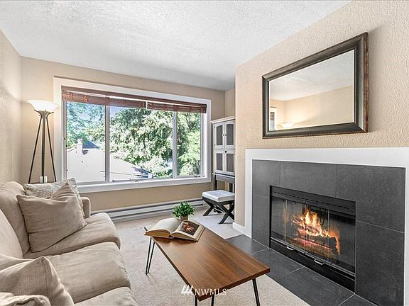 2nd image of 840 NE 125th St APT 316
