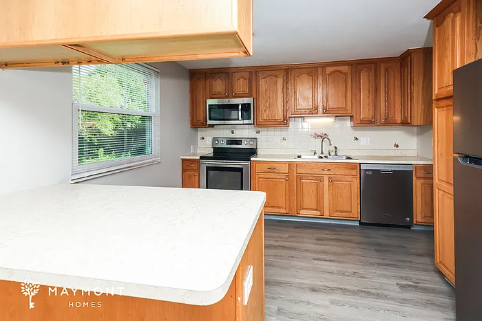 9612 Springwater Ln — Photo 5