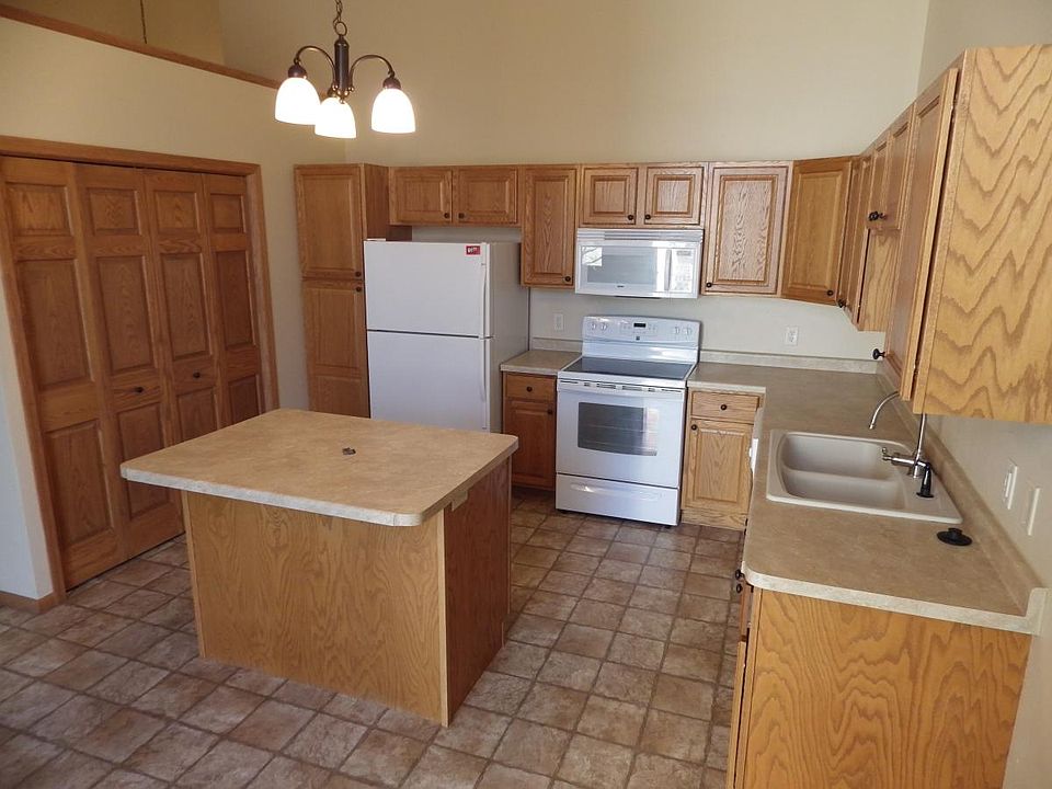 Kitchen center island and huge panty