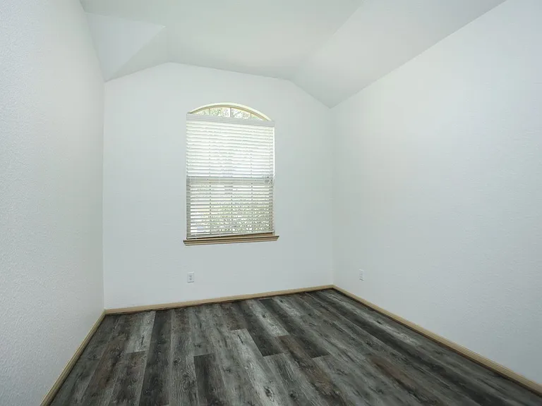 7042 Windy Run Ct — Photo 28