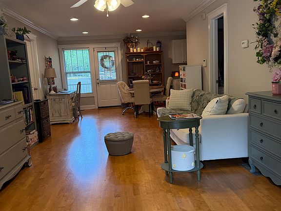3rd image of 490 Barnett Shoals Rd APT 125