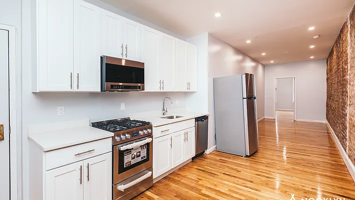 Rented by Nooklyn NYC LLC | media 22