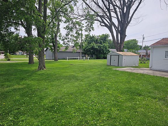 3rd image of 2423 McKinley St