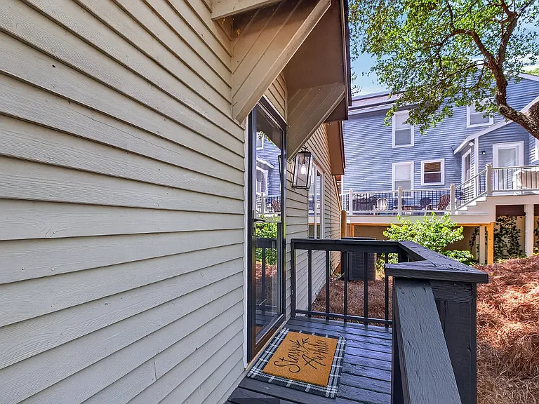 2101 Woodlawn Ave — Photo 19