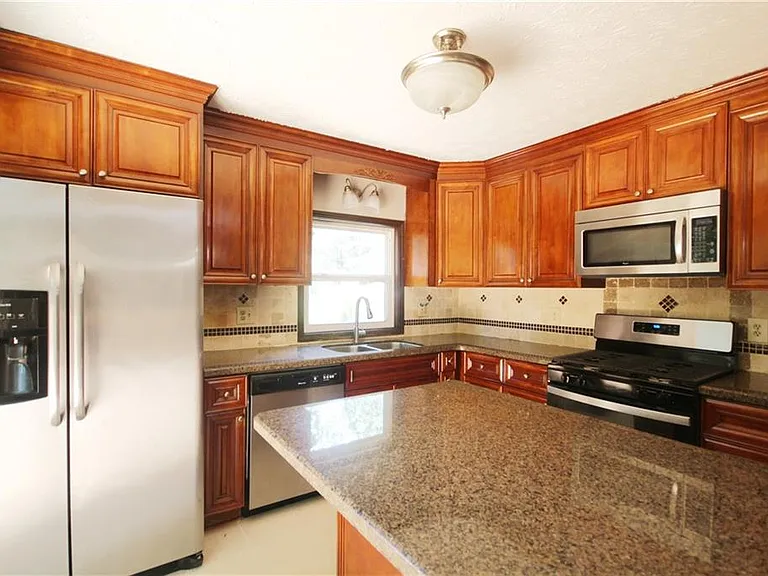 3310 Chastain Xing — Photo 12