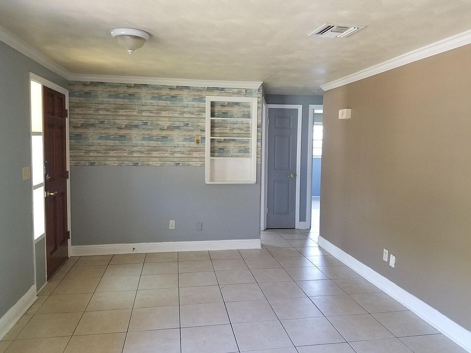 1st image of 4243 Oak Bluff Ave