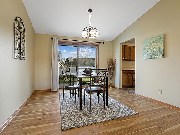 5th image of 347 Bentwood Dr