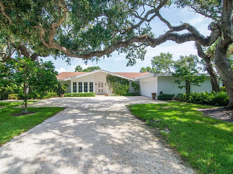 215 Live Oak Rd — Photo 42