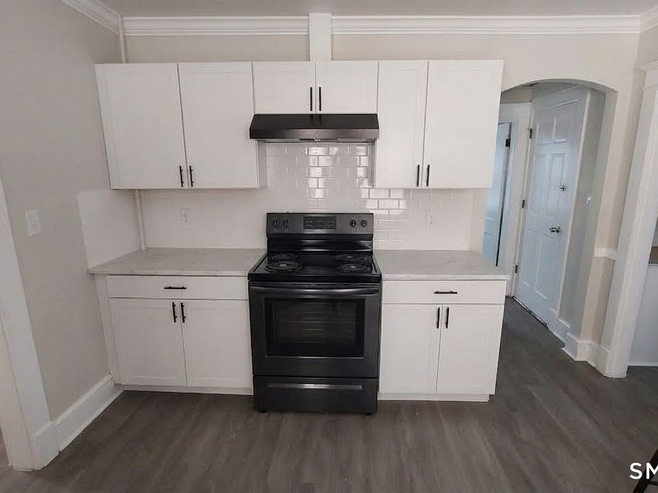 1st image of 67 Wood St #2