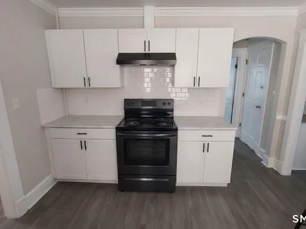 67 Wood St #2, Waterbury, CT 06704