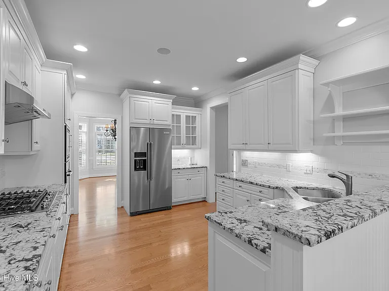 3792 Bancroft Pl — Photo 7
