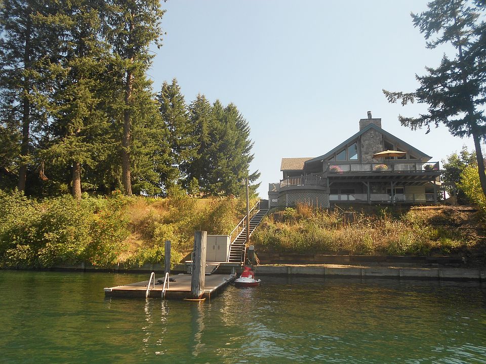 over 164 ft of frontage