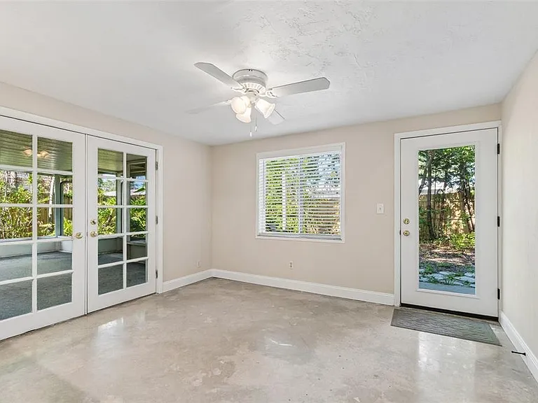 200 Evelyn Ave — Photo 9