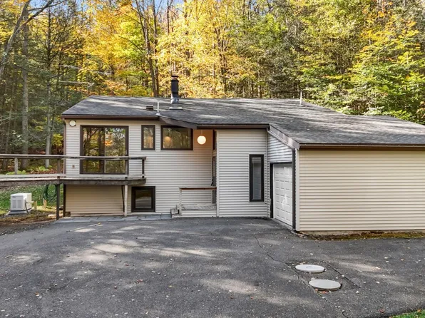 352 W Hill Rd, Vestal, NY 13850